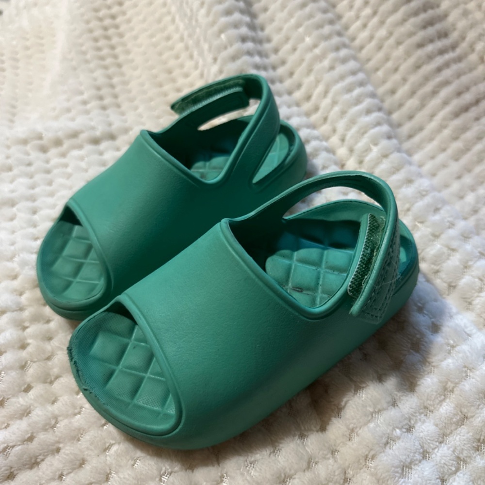 Cat&Jack Toddler Wynne Footbed sandals green size 7 - Picture 2 of 4
